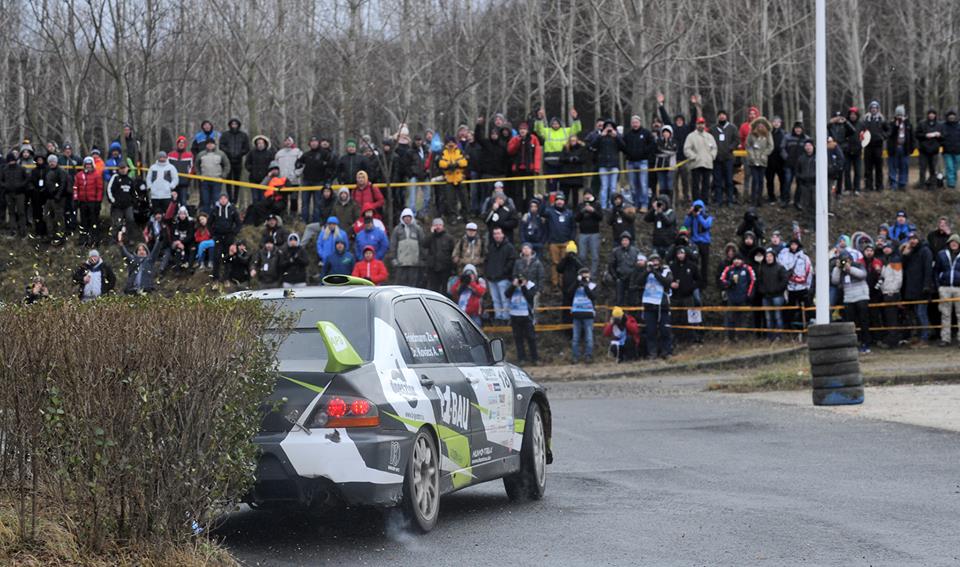 Padlógázon pörgött a buli a 19. Szilveszter Rallye-n