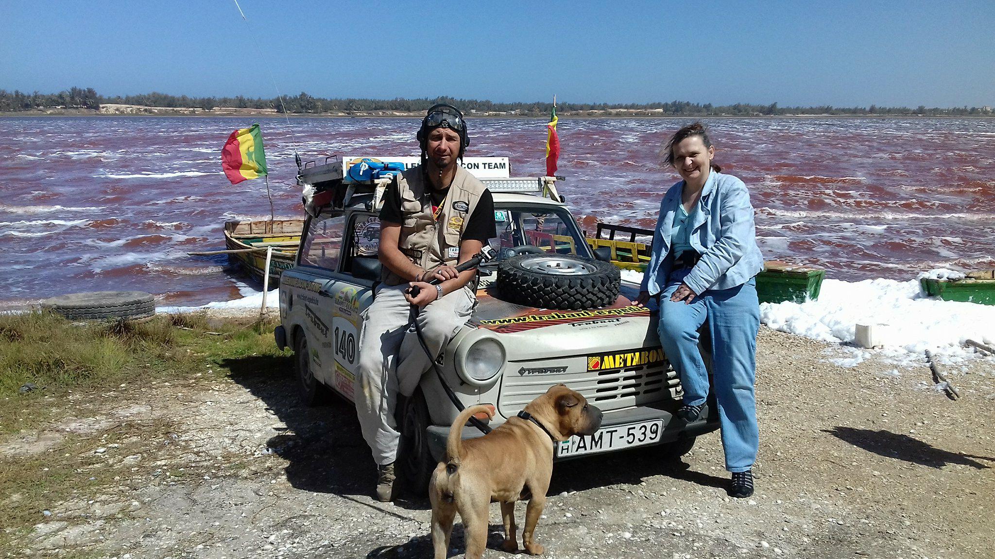 A TÓ RÓZSASZÍN, A MAURITÁNIAI EGÉSZSÉGÜGY MÁR NEM ANNYIRA