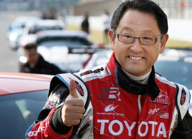 A Toyota elnöke, Akio Toyoda az év Autóipari Szakembere