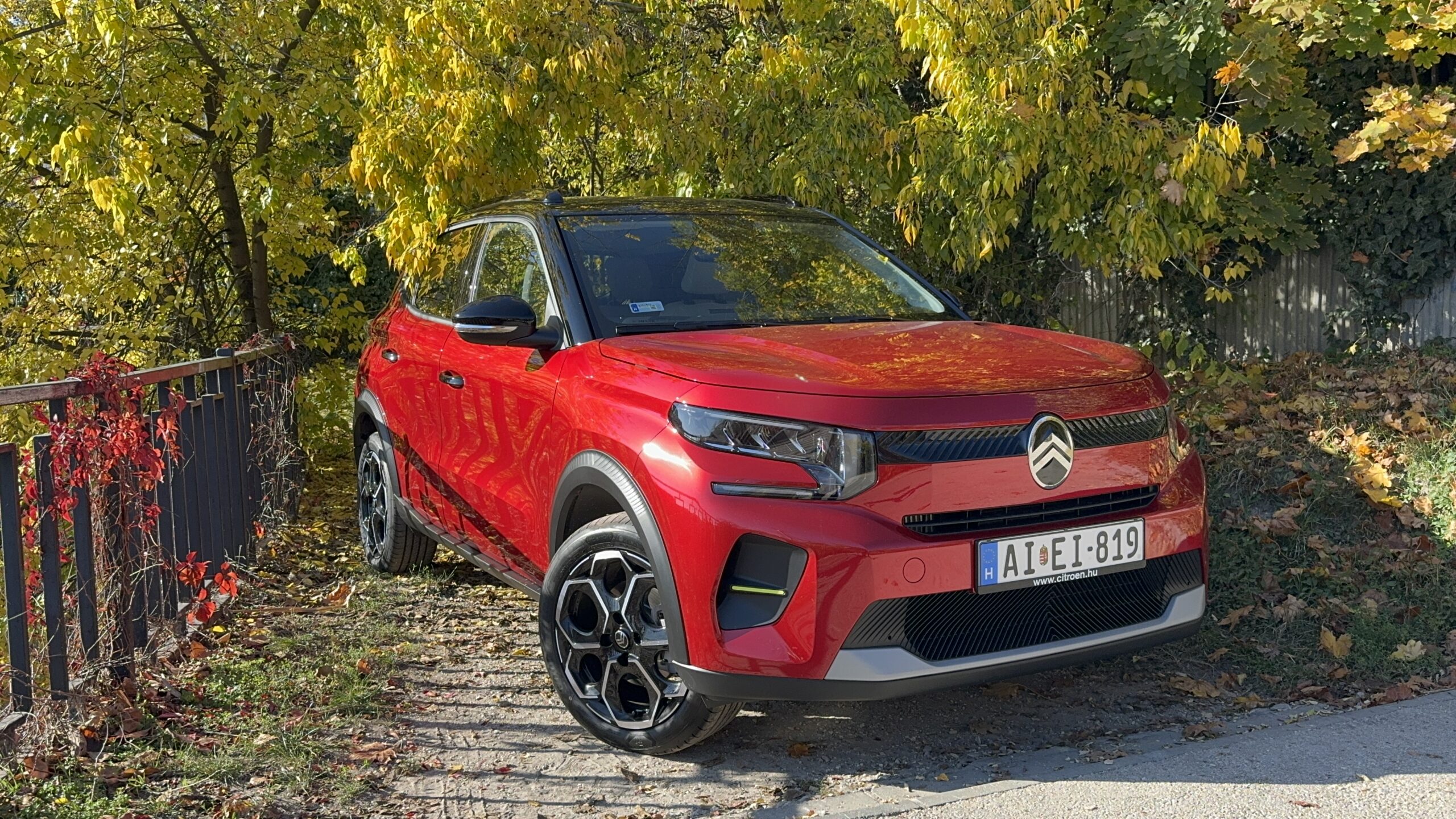 Friss még meleg! MEGÉRKEZETT MAGYARORSZÁGRA AZ ÚJ CITROËN C3: TÁGASABB BELTERET, MÉG TÖBB TECHNOLÓGIÁT ÉS EGY HIBRID VÁLTOZATOT IS KÍNÁL