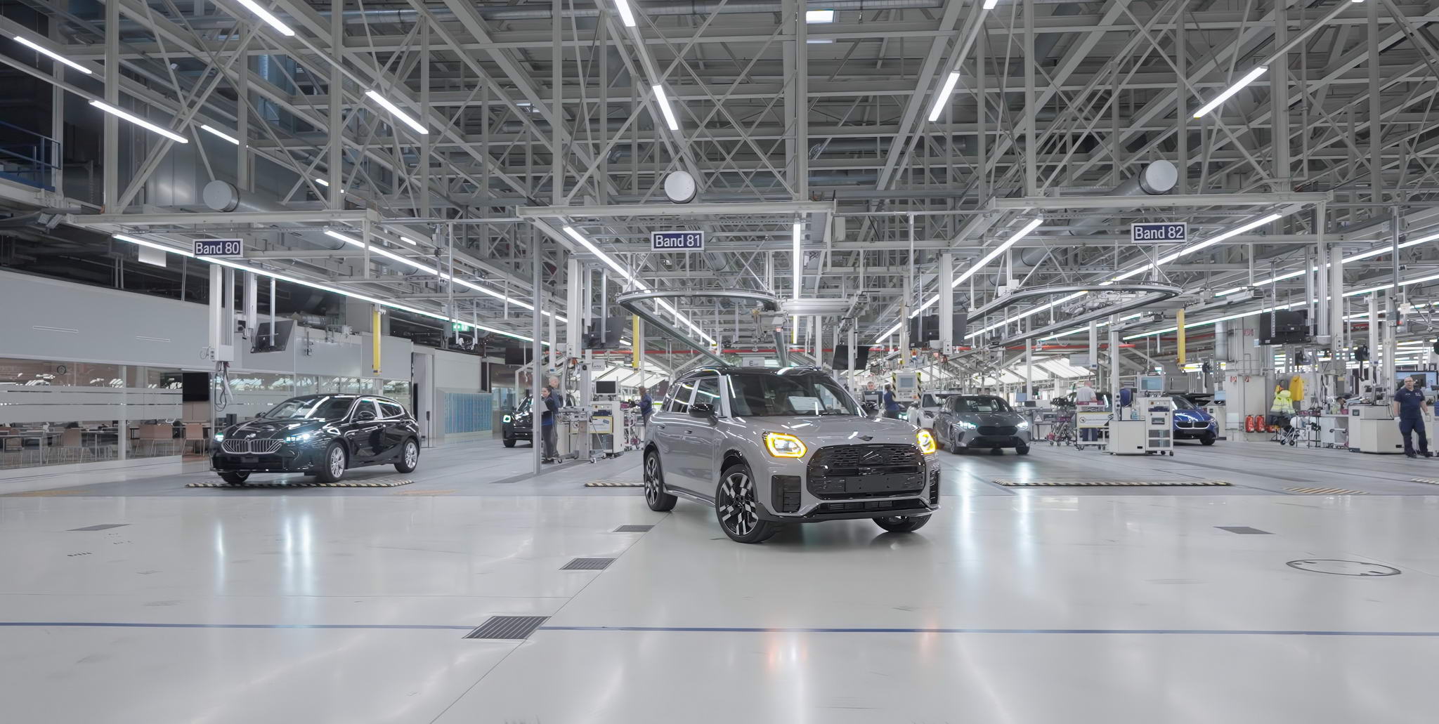 Csúcstechnológia a gyártásban: a BMW Group lehetővé teszi az új járművek automatizált vezetését