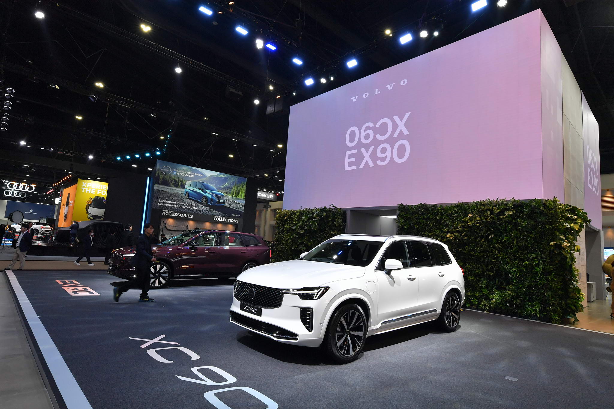 A Volvo Car Thailand bemutatta az új XC90-et és a 6 üléses EX90-et a 2025. évi 46. Bangkoki Nemzetközi Autószalonon